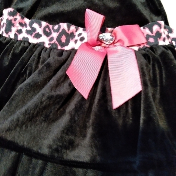 girls long sleeve velour dress. Size 5. - Picture 2 of 3